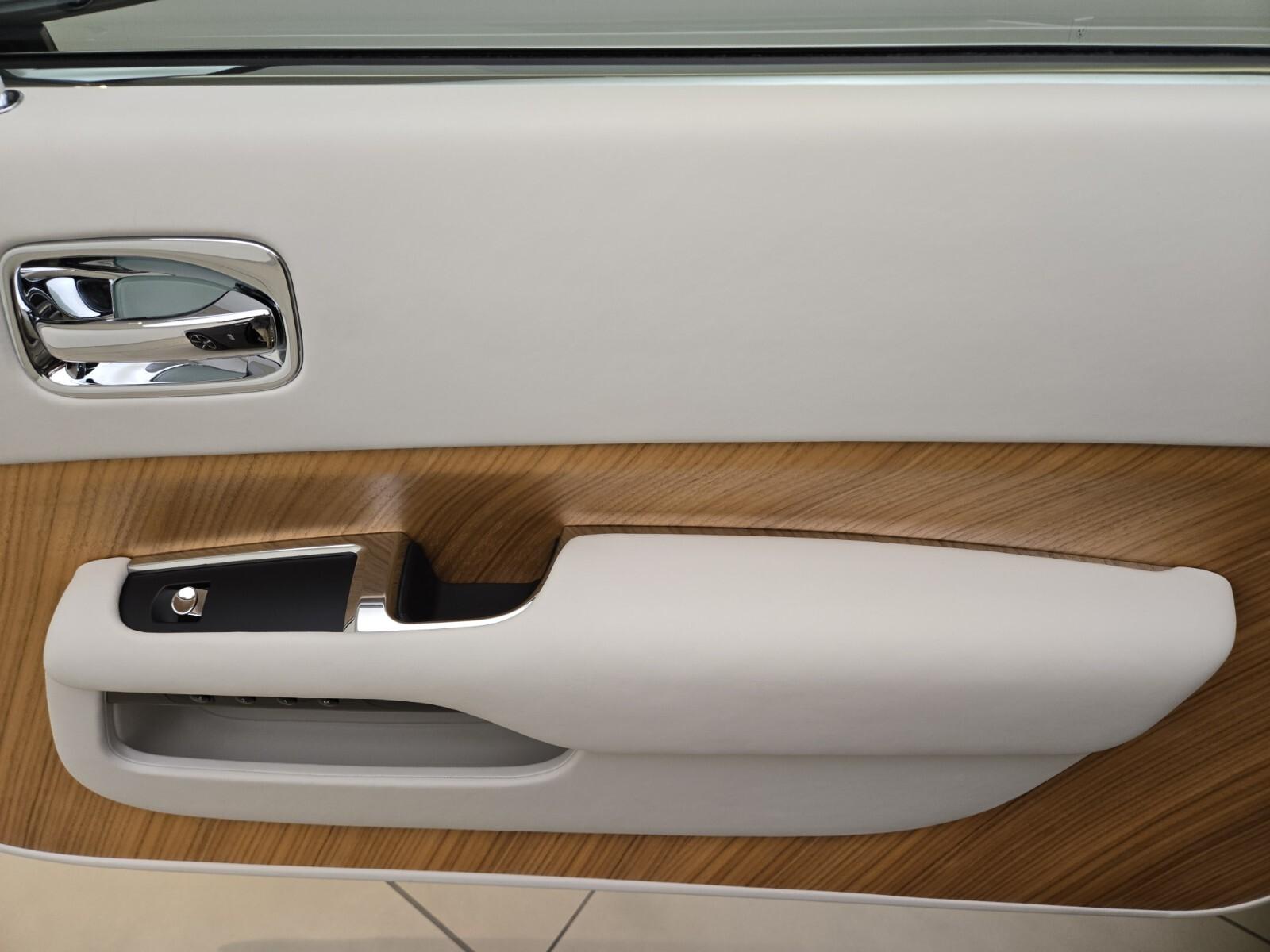 2016 Rolls-Royce Wraith Base - Photo 26