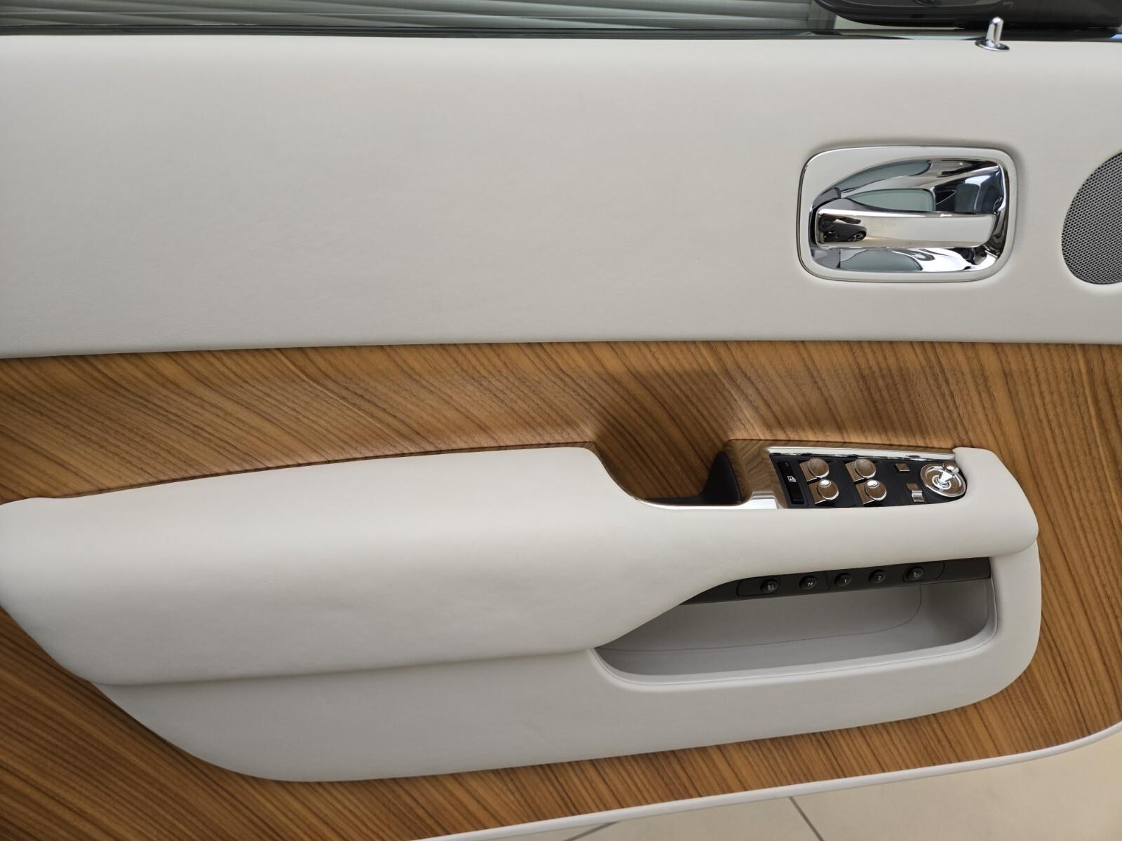 2016 Rolls-Royce Wraith Base - Photo 28