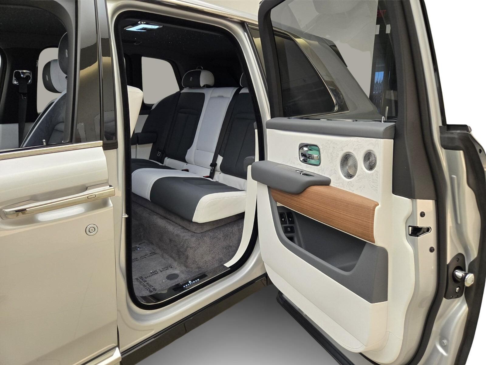 2026 Rolls-Royce Cullinan Base - Photo 18