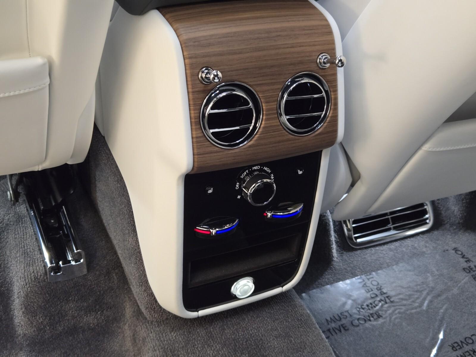 2026 Rolls-Royce Cullinan Base - Photo 20