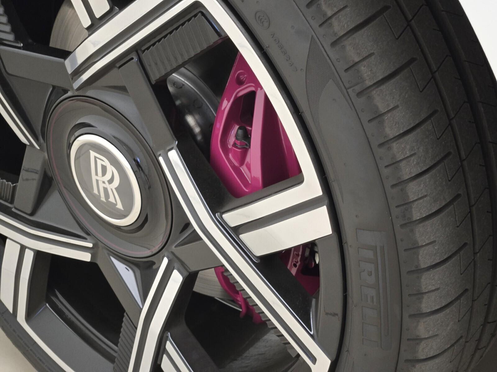2026 Rolls-Royce Cullinan Black Badge - Photo 12