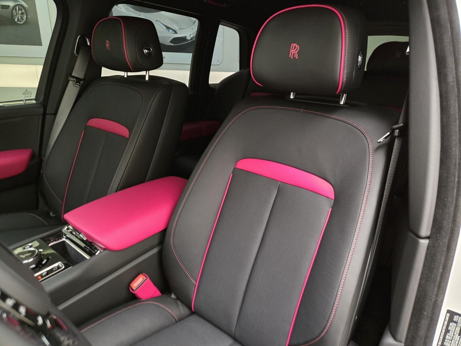 2026 Rolls-Royce Cullinan Black Badge - Photo 29