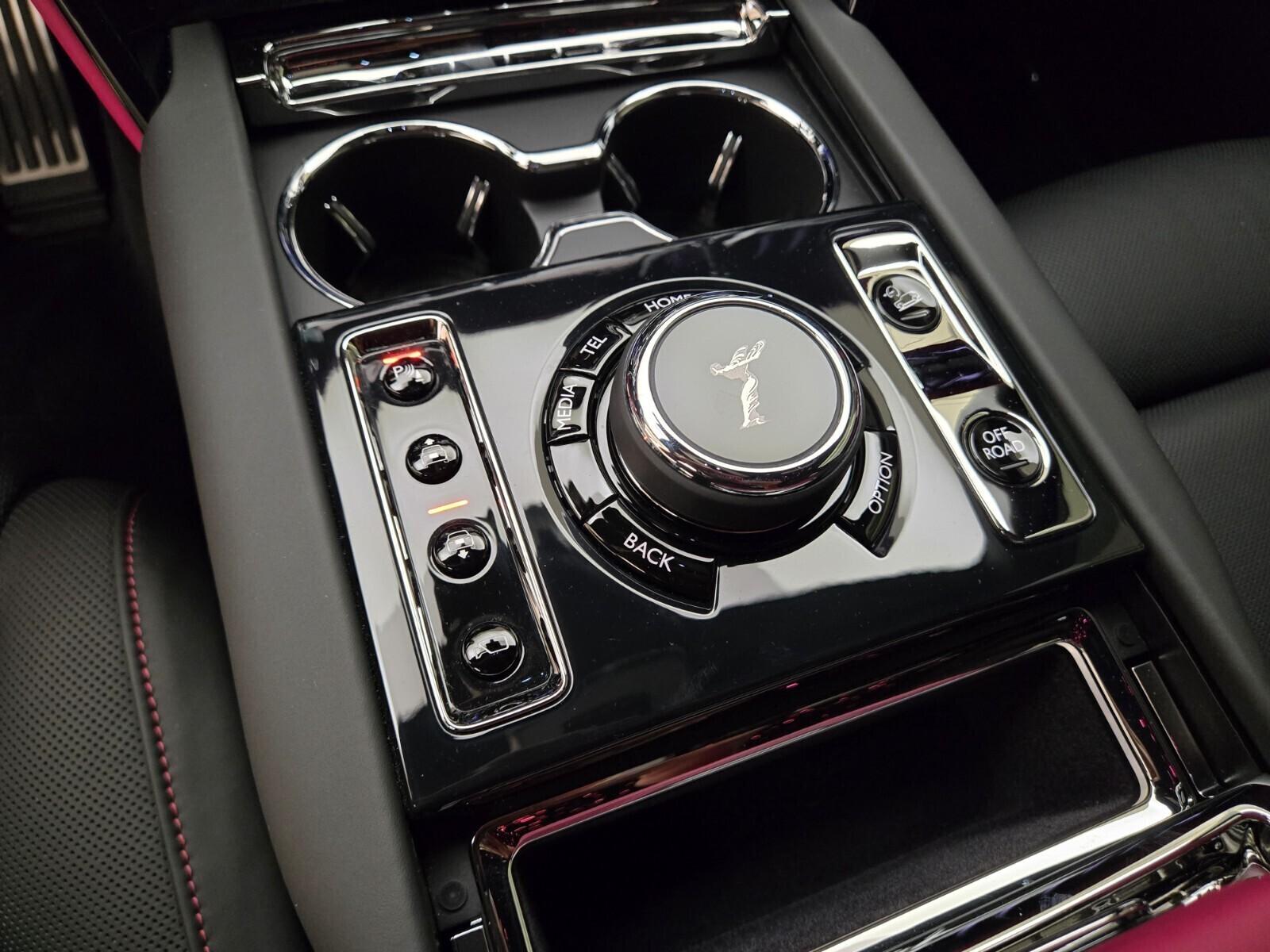 2026 Rolls-Royce Cullinan Black Badge - Photo 39
