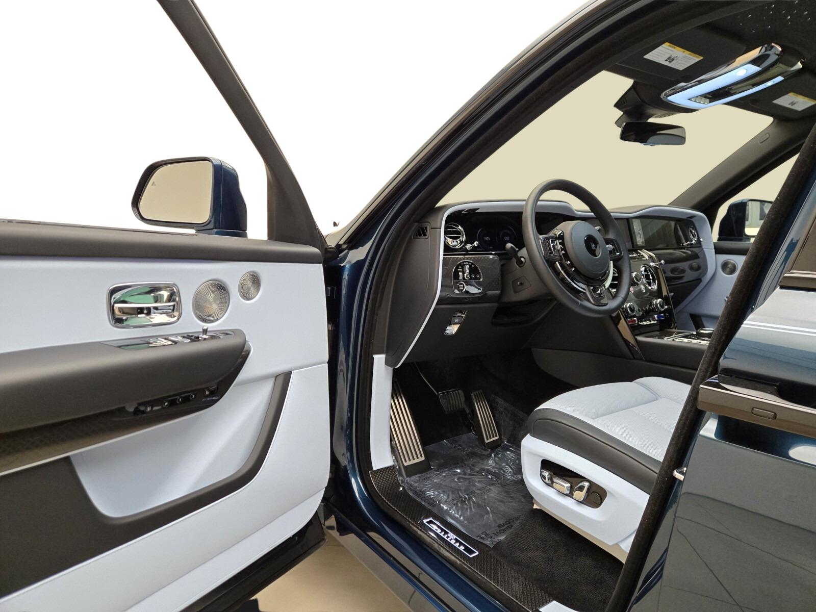 2025 Rolls-Royce Cullinan Black Badge - Photo 13