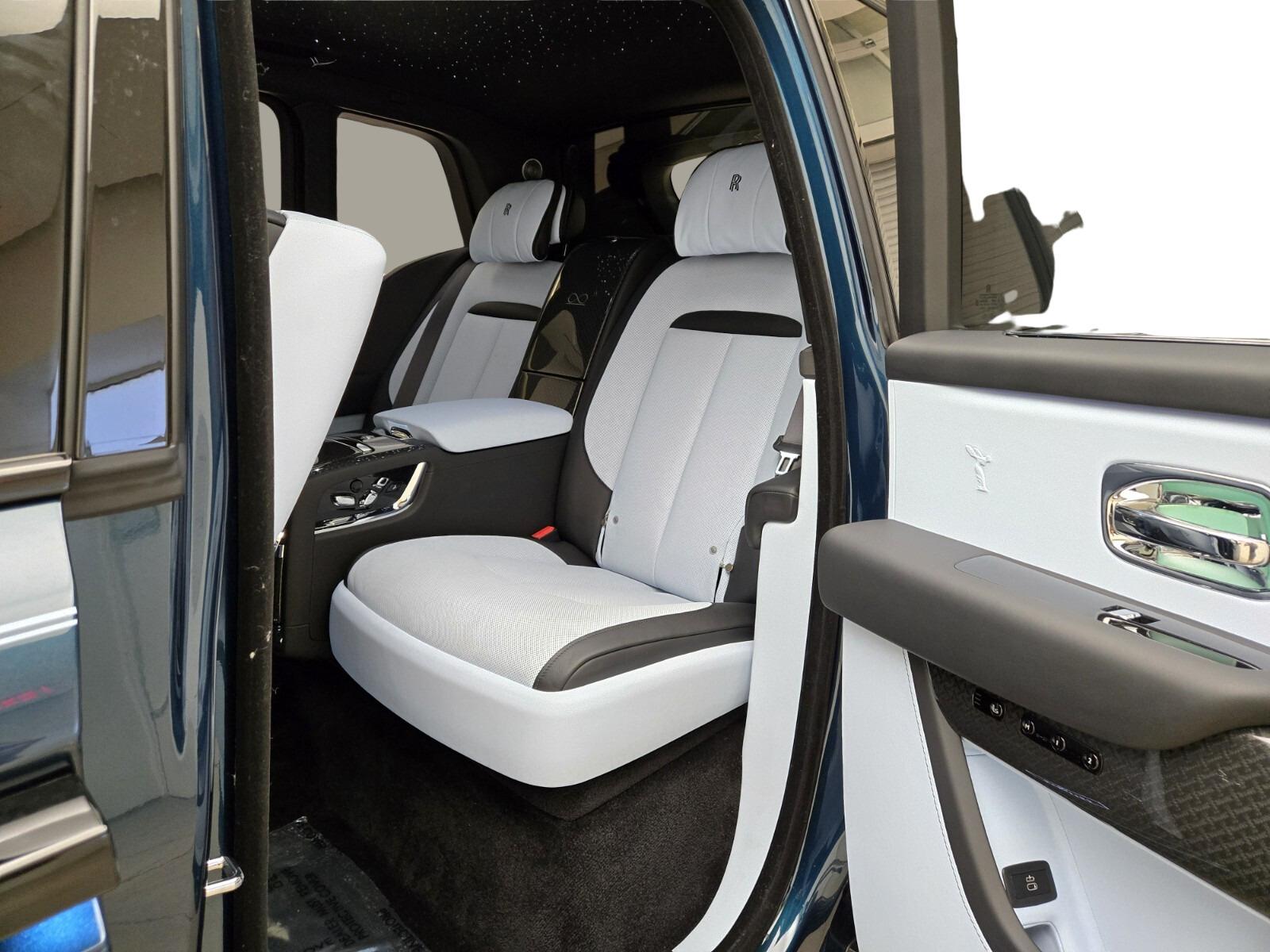 2025 Rolls-Royce Cullinan Black Badge - Photo 16