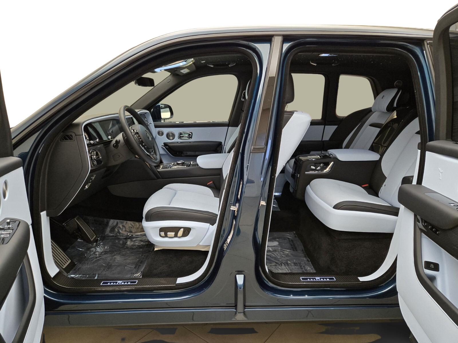 2025 Rolls-Royce Cullinan Black Badge - Photo 17