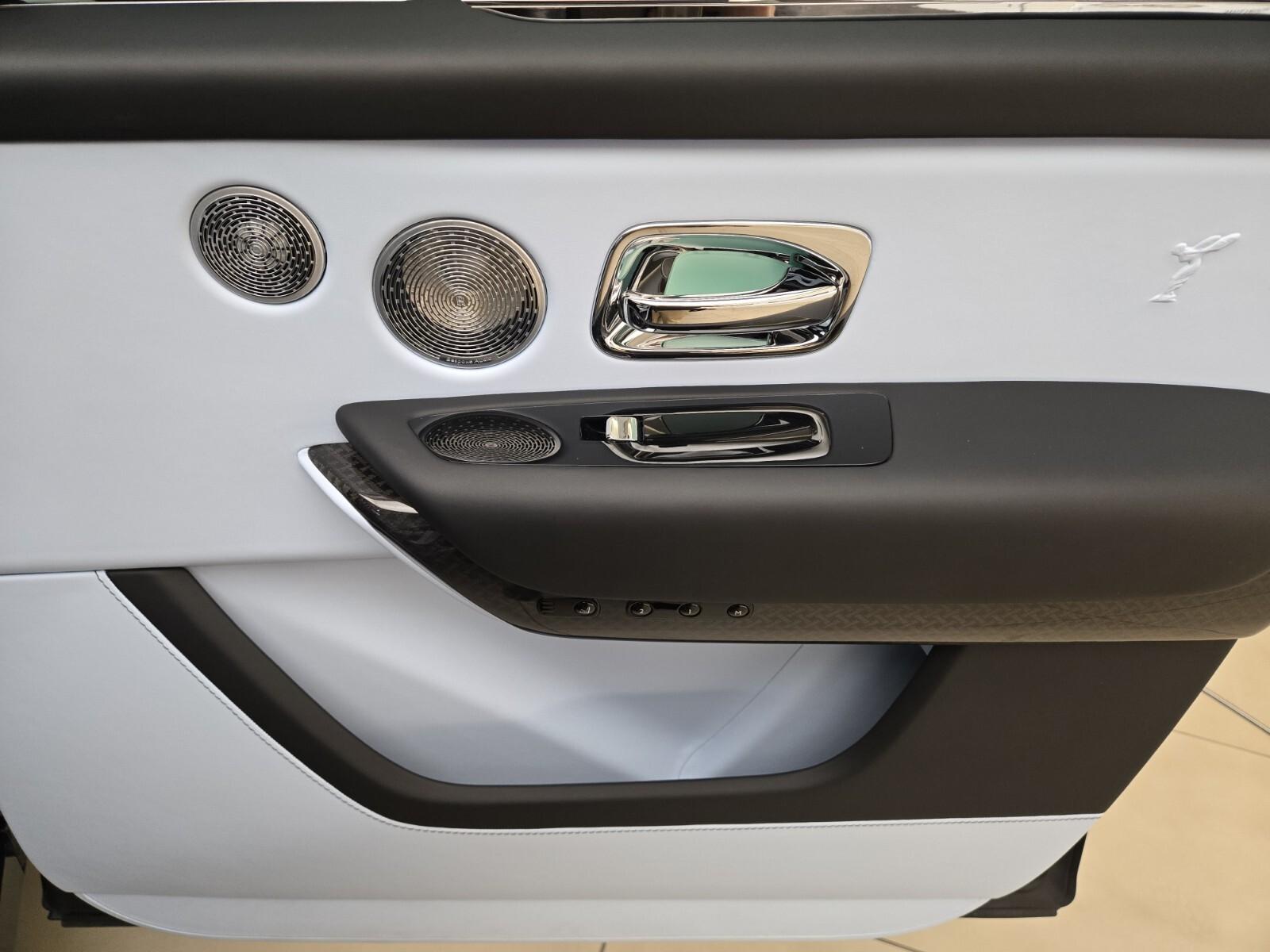 2025 Rolls-Royce Cullinan Black Badge - Photo 28