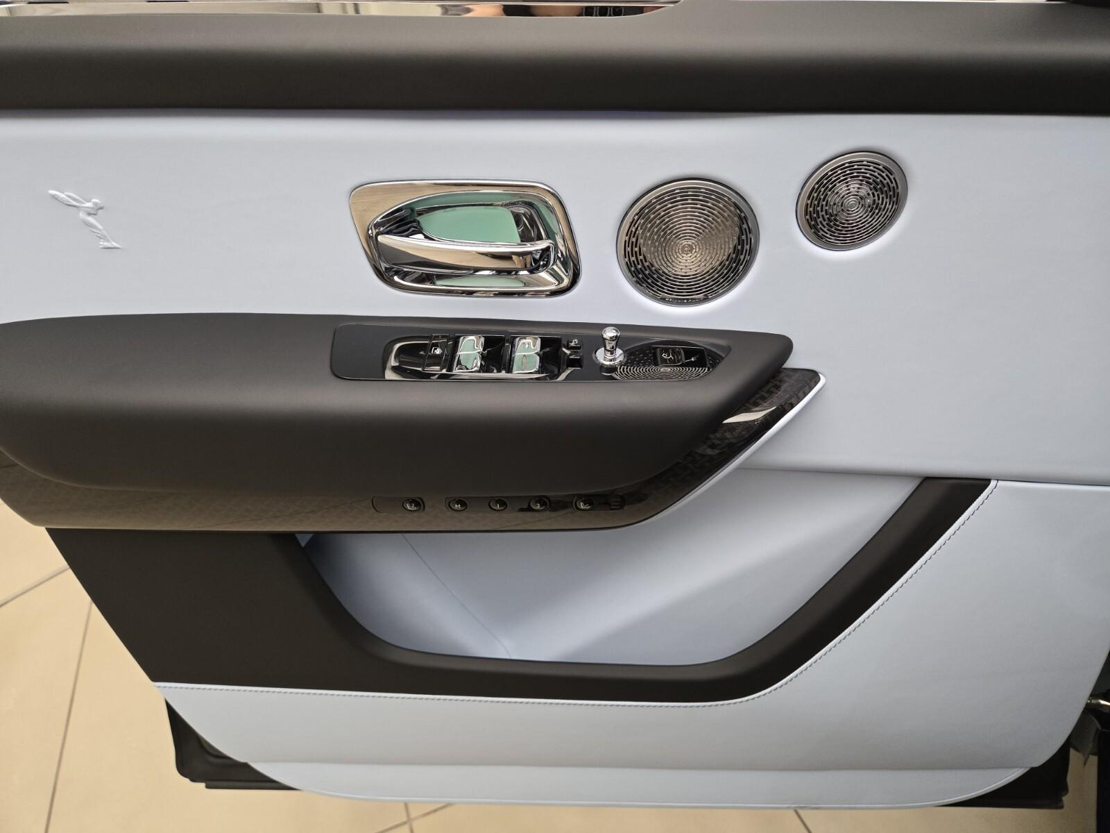 2025 Rolls-Royce Cullinan Black Badge - Photo 31