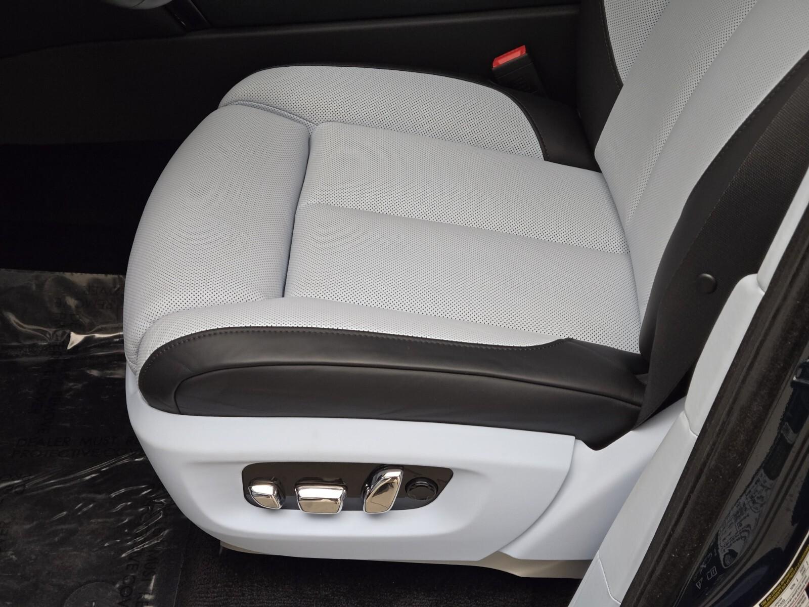 2025 Rolls-Royce Cullinan Black Badge - Photo 34
