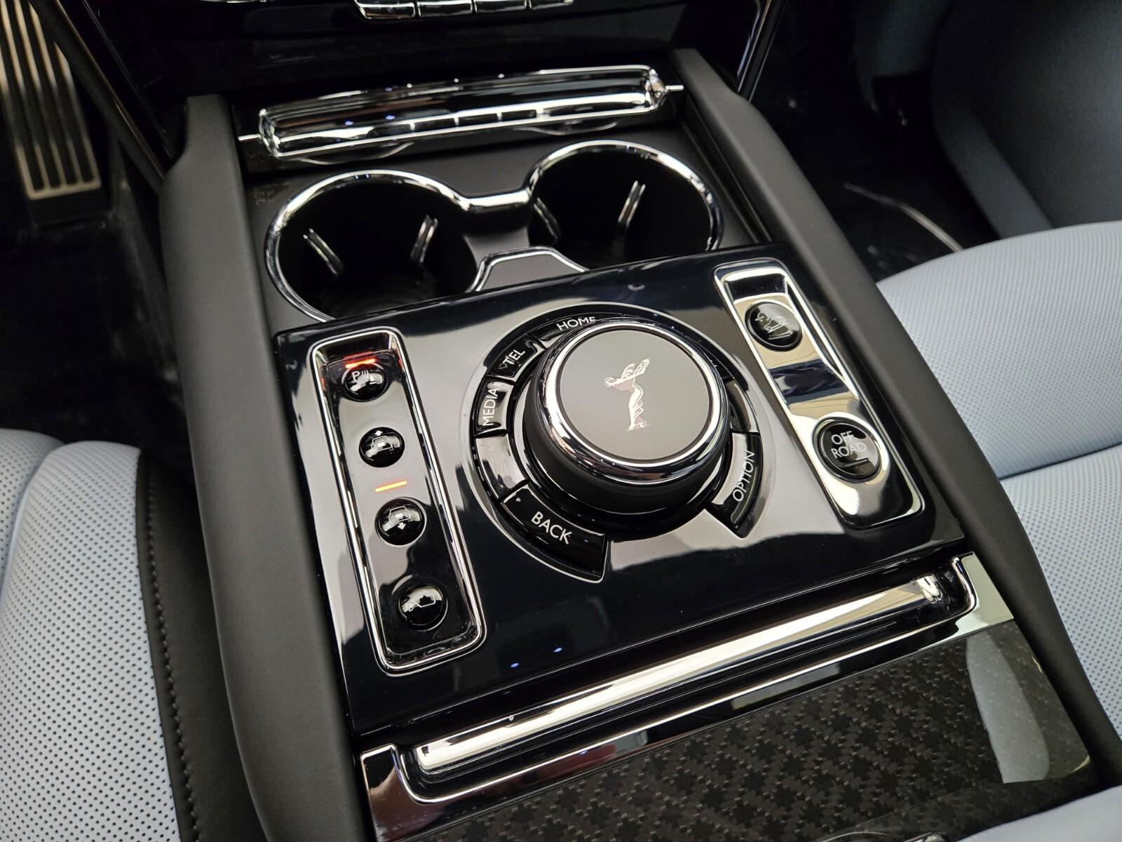 2025 Rolls-Royce Cullinan Black Badge - Photo 42