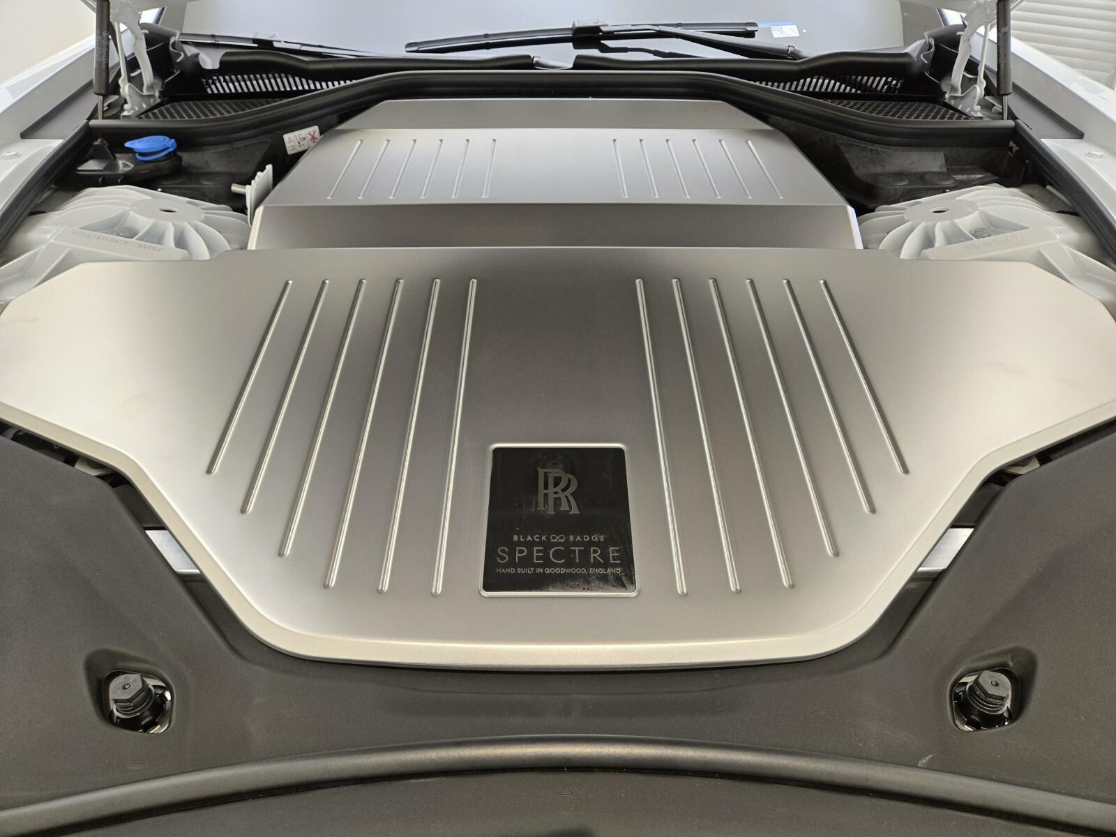 2025 Rolls-Royce Spectre Black Badge - Photo 24
