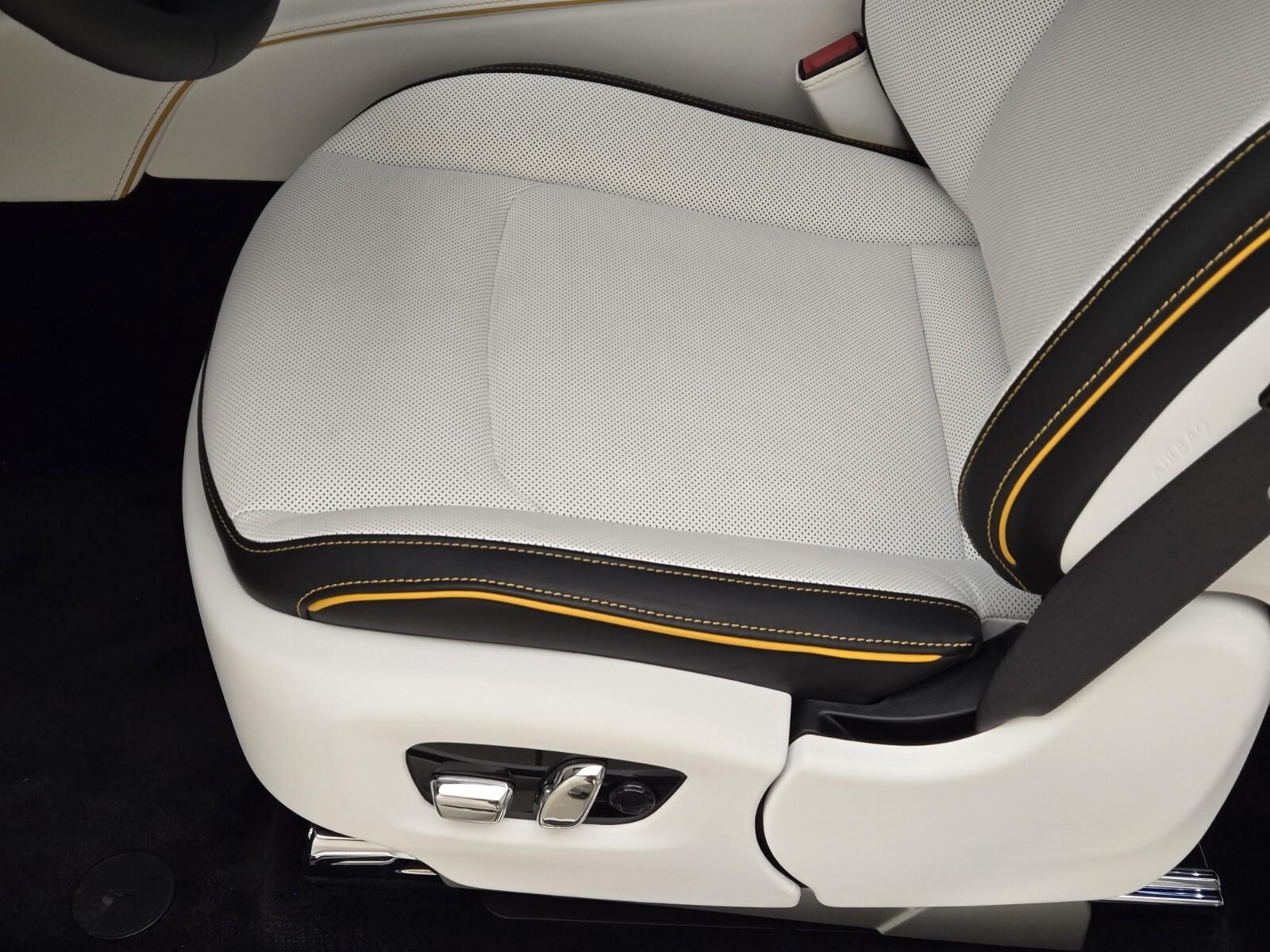 2025 Rolls-Royce Spectre Black Badge - Photo 28
