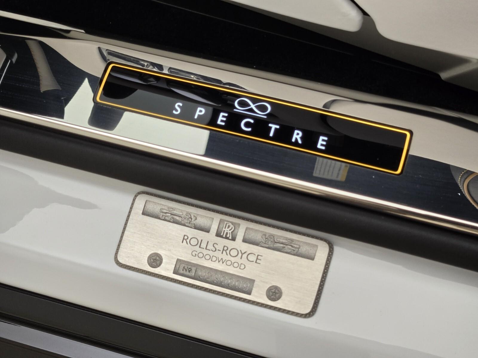 2025 Rolls-Royce Spectre Black Badge - Photo 29